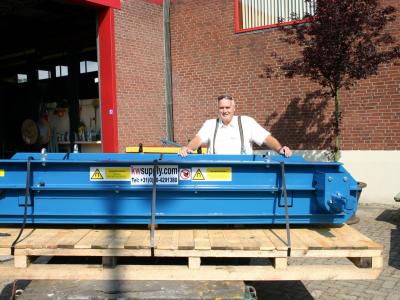 Strong large permanent overband magnet for installation on a mobile shredder at Boscche ijzer- en metaalhandel Van Erp bv